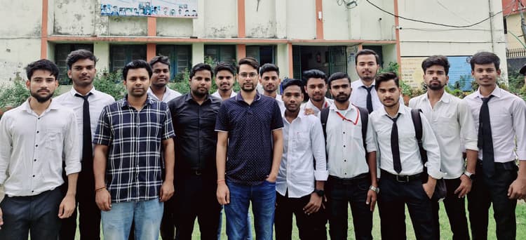 पॉलिटेक्निक के 17 छात्रों का एयरोस्पेस कंपनी में चयन