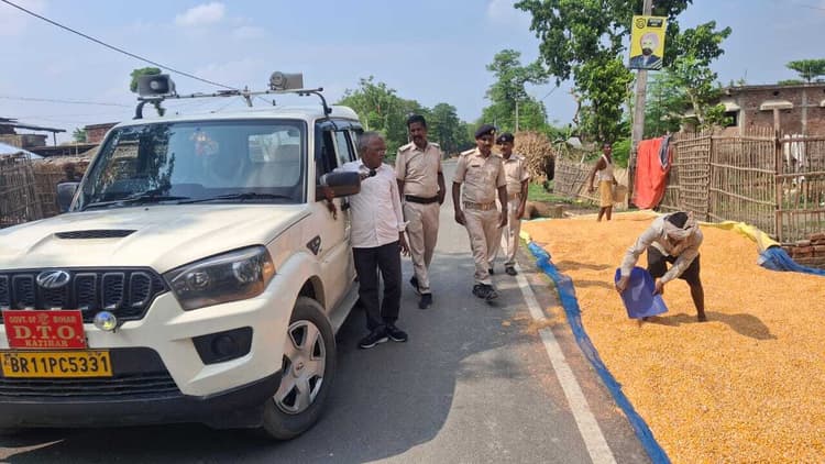 भीषण सड़क हादसे के बाद जिला परिवहन विभाग हुआ सख्त, ओवरलोड वाहन पर ठोंका जुर्माना