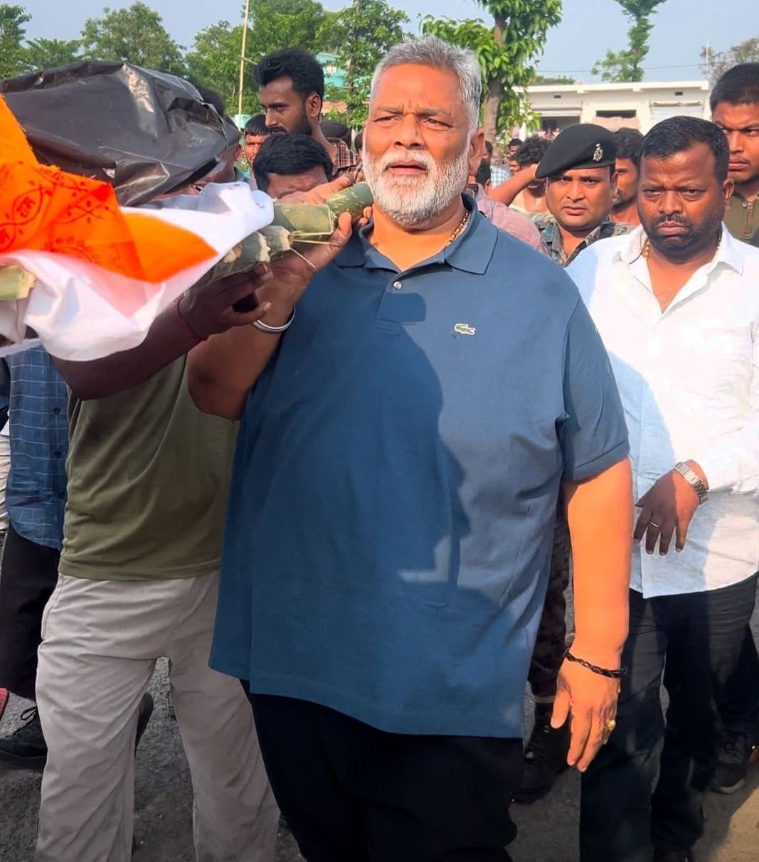 सांसद ने शोकाकुल परिजनों से जतायी संवेदना, पीड़ित परिवारों को दी आर्थिक सहायता