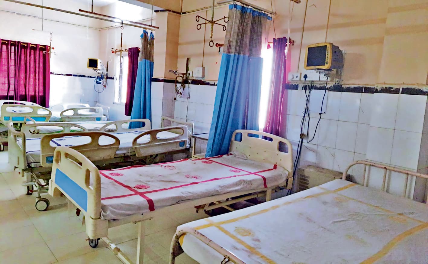 Jehanabad : आइसीयू में करोड़ों की मशीन खा रही जंग