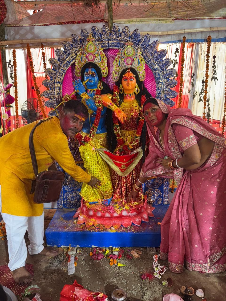 सिमरिया गांव में काली मंदिर में अष्ट्याम संकीर्तन से वातावरण भक्तिमय