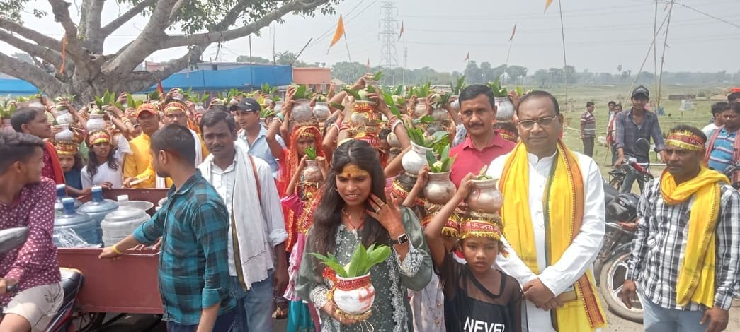 प्राण प्रतिष्ठा को लेकर निकाली गयी कलश शोभायात्रा