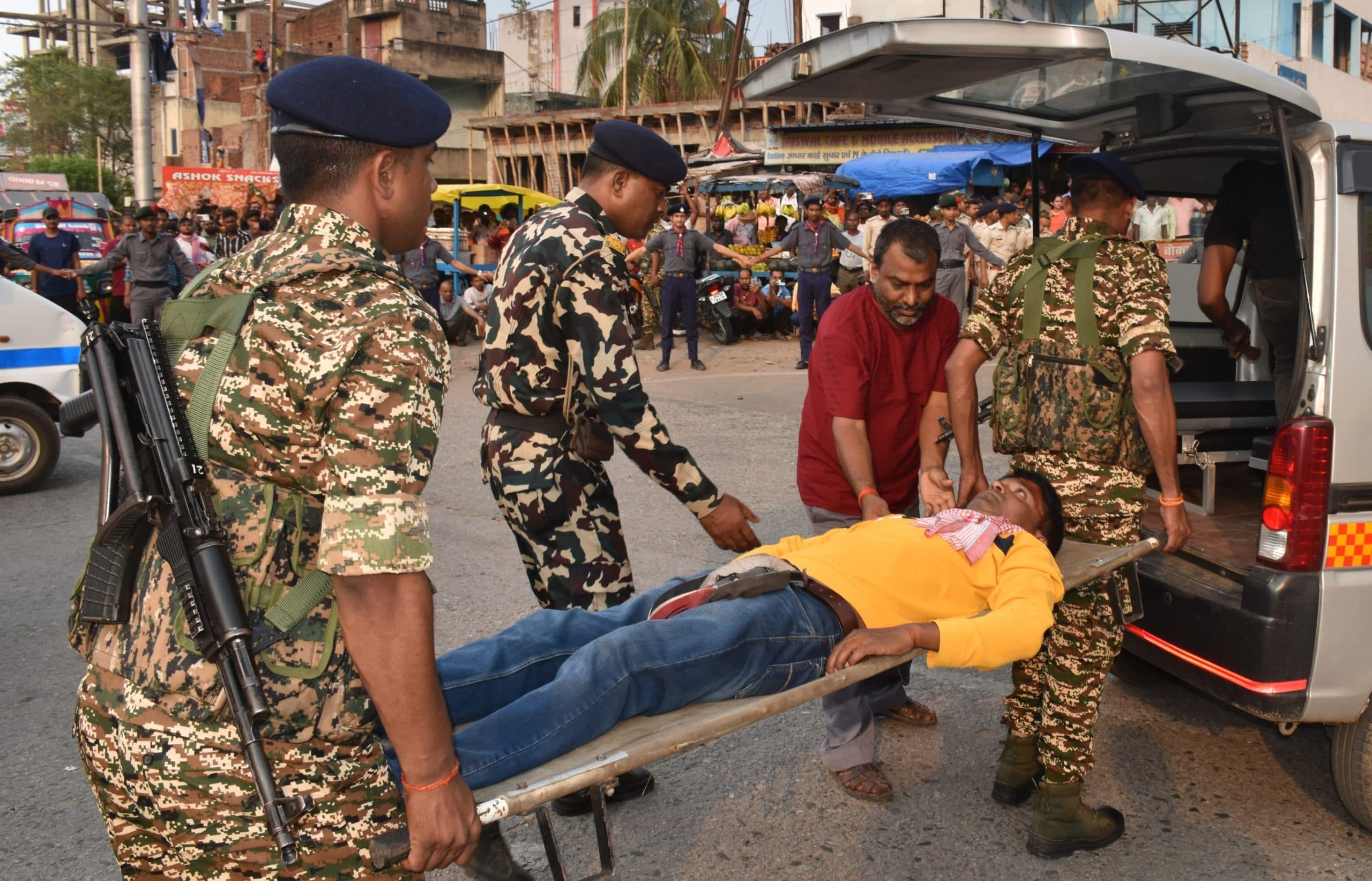 Bokaro News : एक साथ शाम चार बजे सायरन के बाद हुई बमबाजी, फिर चला बचाव कार्य