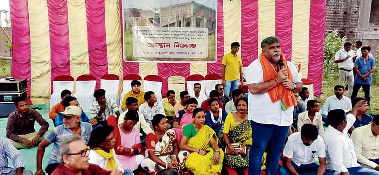 ऑडिटोरियम का काम जल्द पूरा करने की मांग को लेकर भाजपा का प्रदर्शन