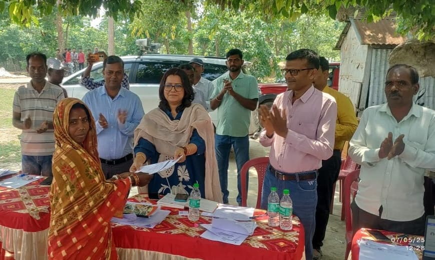 लाभुकों को दी 22 योजनाओं की जानकारी