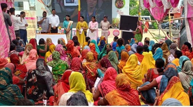 मानसी के चकहुसैनी पंचायत में महिला संवाद कार्यक्रम का हुआ आयोजन