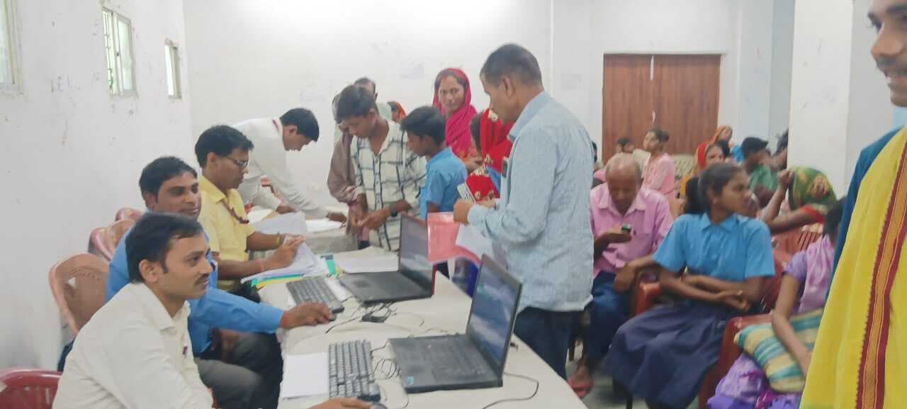 शिविर लगाकर दिव्यांग बच्चों का जांचोपरांत बनाया गया प्रमाण पत्र