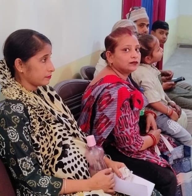 Bokaro News : आधार बनाने व अपडेट कराने को लेकर विशेष शिविर में उमड़ रही भीड़