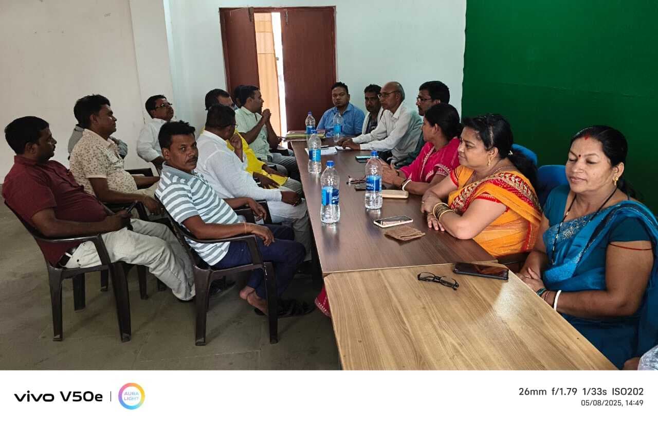 Giridih News :सामान्य प्रशासन समिति की बैठक में आय सृजन के स्रोत पर मंत्रणा