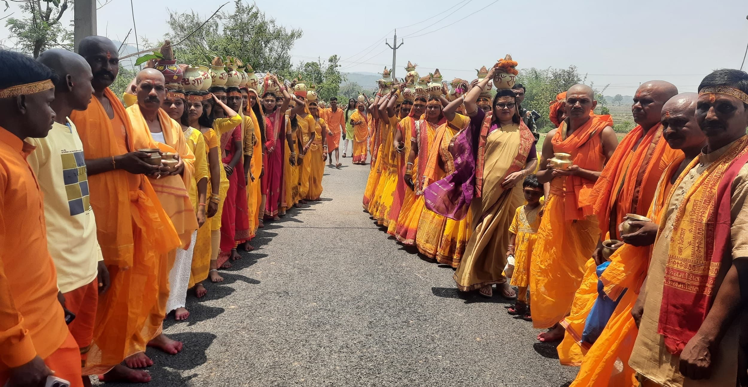 Bokaro News : कलश यात्रा के साथ शिवशक्ति महायज्ञ शुरू