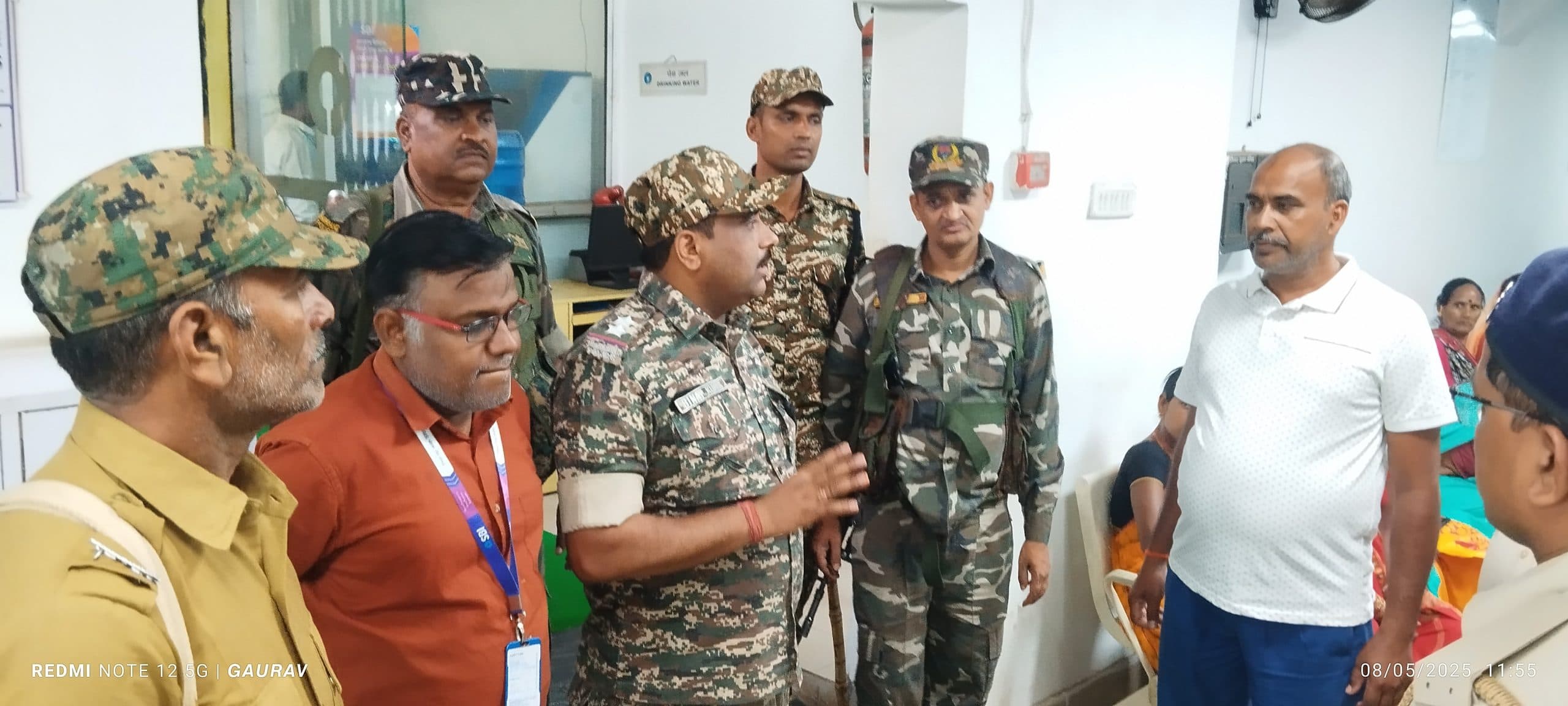 बगोदर पुलिस ने बैंक लिया सुरक्षा व्यवस्था का जायजा