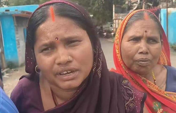Giridih News :बाइक सवार उचक्कों ने महिला से की 32 हजार की छिनतई