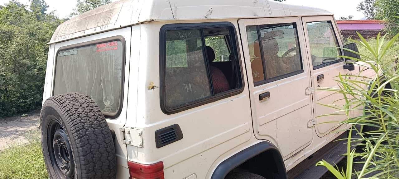 Bokaro News : कोयला चोरों ने सुरक्षा कर्मी के वाहन पर किया हमला