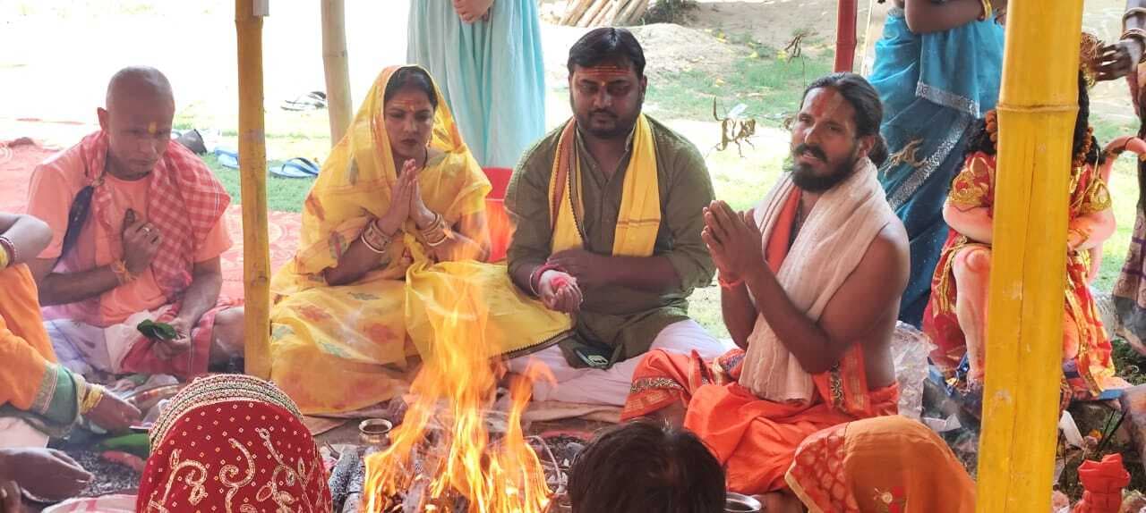 Bhagalpur news भगवान के कथा सुनकर श्रोता हुए भावुक