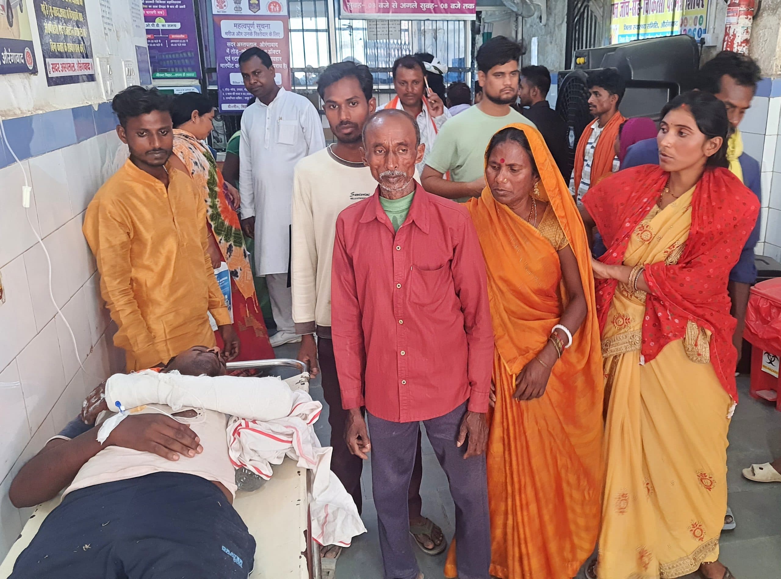 कुर्सी तोड़ने का विरोध पड़ा महंगा, मां-बेटा सहित पांच घायल