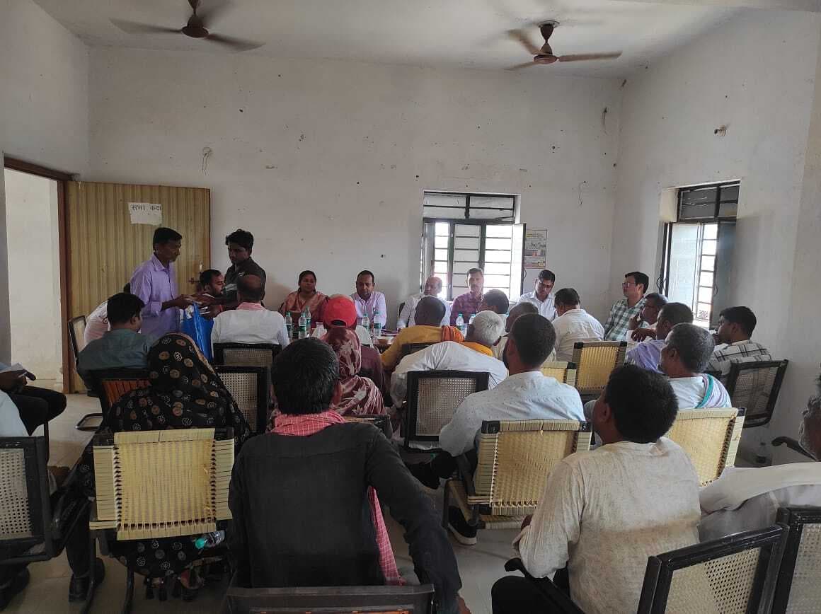 Motihari: 20 सूत्री की बैठक में छाया रहा आंगनबाड़ी, किसान बीमा व नल-जल का मुद्दा