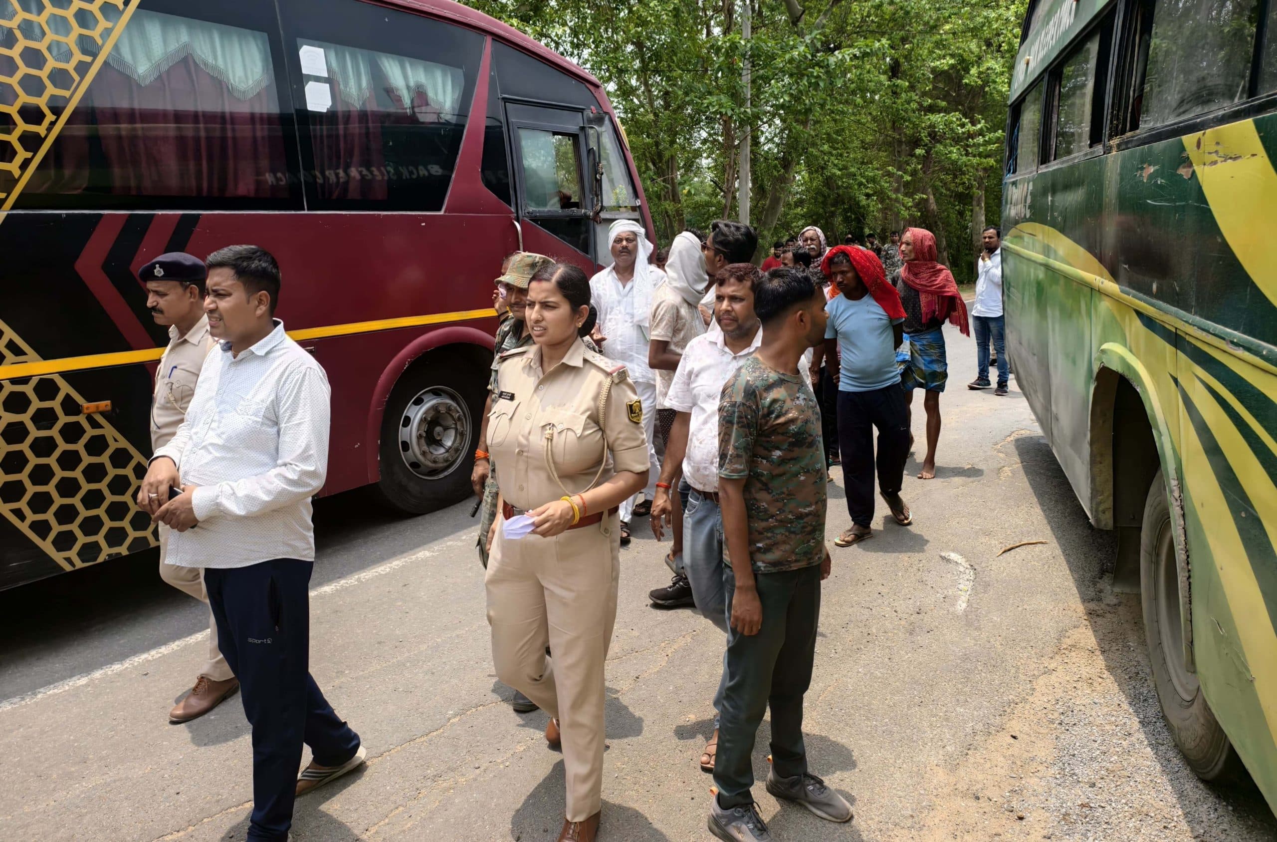 खड़े ऑटो में बस ने मारी टक्कर, चार वर्षीय मासूम की मौत, पांच घायल