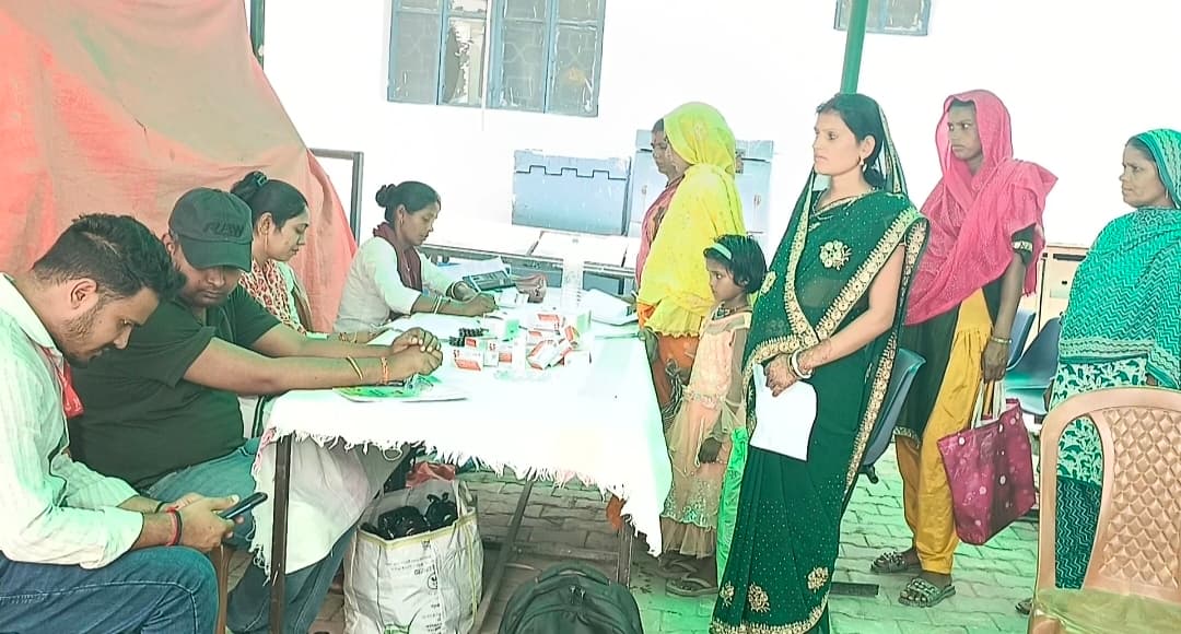 प्रधानमंत्री सुरक्षित मातृत्व अभियान के तहत स्वास्थ्य जांच शिविर लगा