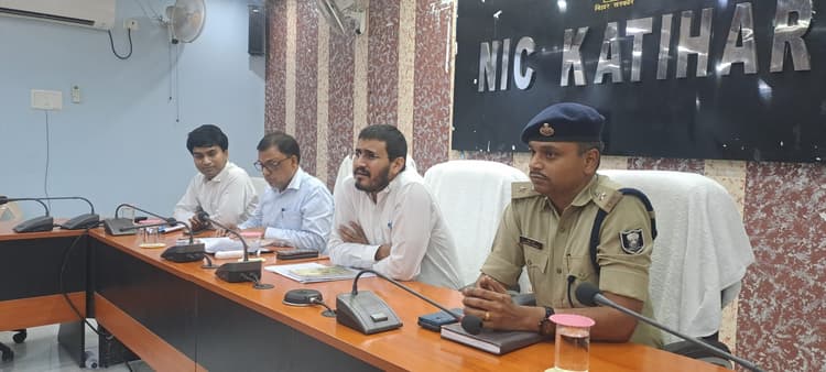 बगैर आधिकारिक पुष्टि व प्रमाणिकता के सोशल मीडिया पर पोस्ट शेयर न करें: डीएम