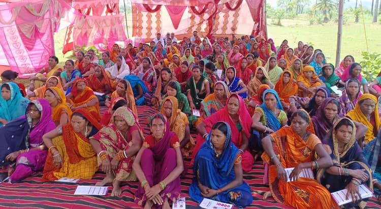 महिलाओं को दी गयी सरकारी योजनाओं की जानकारी