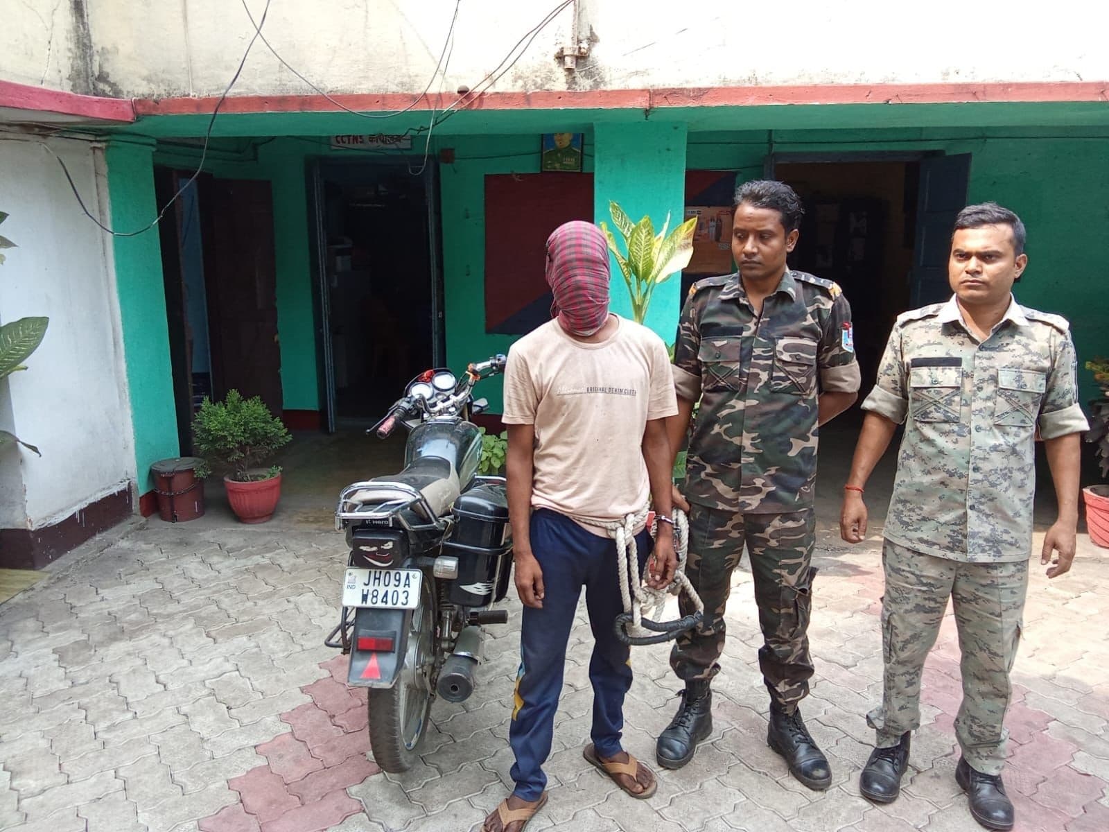 Bokaro News : चोरी की बाइक के साथ युवक गिरफ्तार