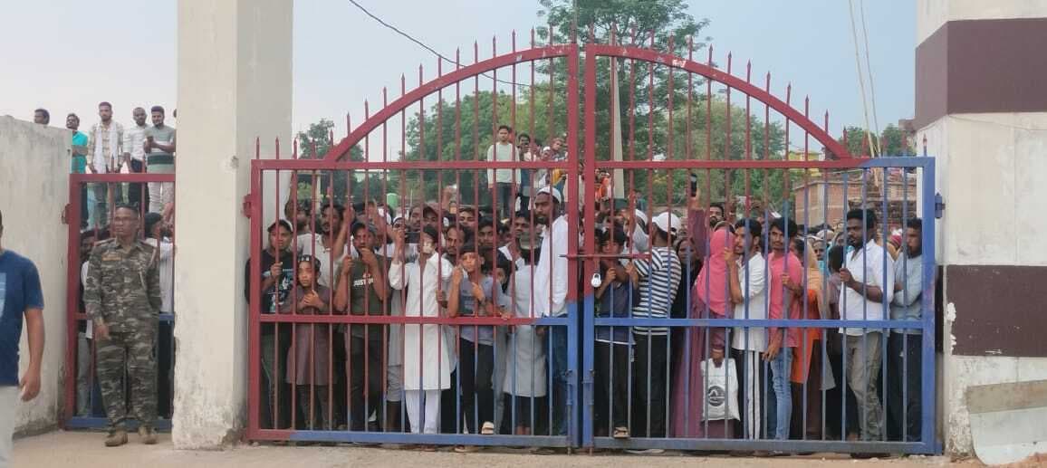 Bokaro News : भीड़ की पिटाई से युवक की मौत, लोगों ने थाना घेरा