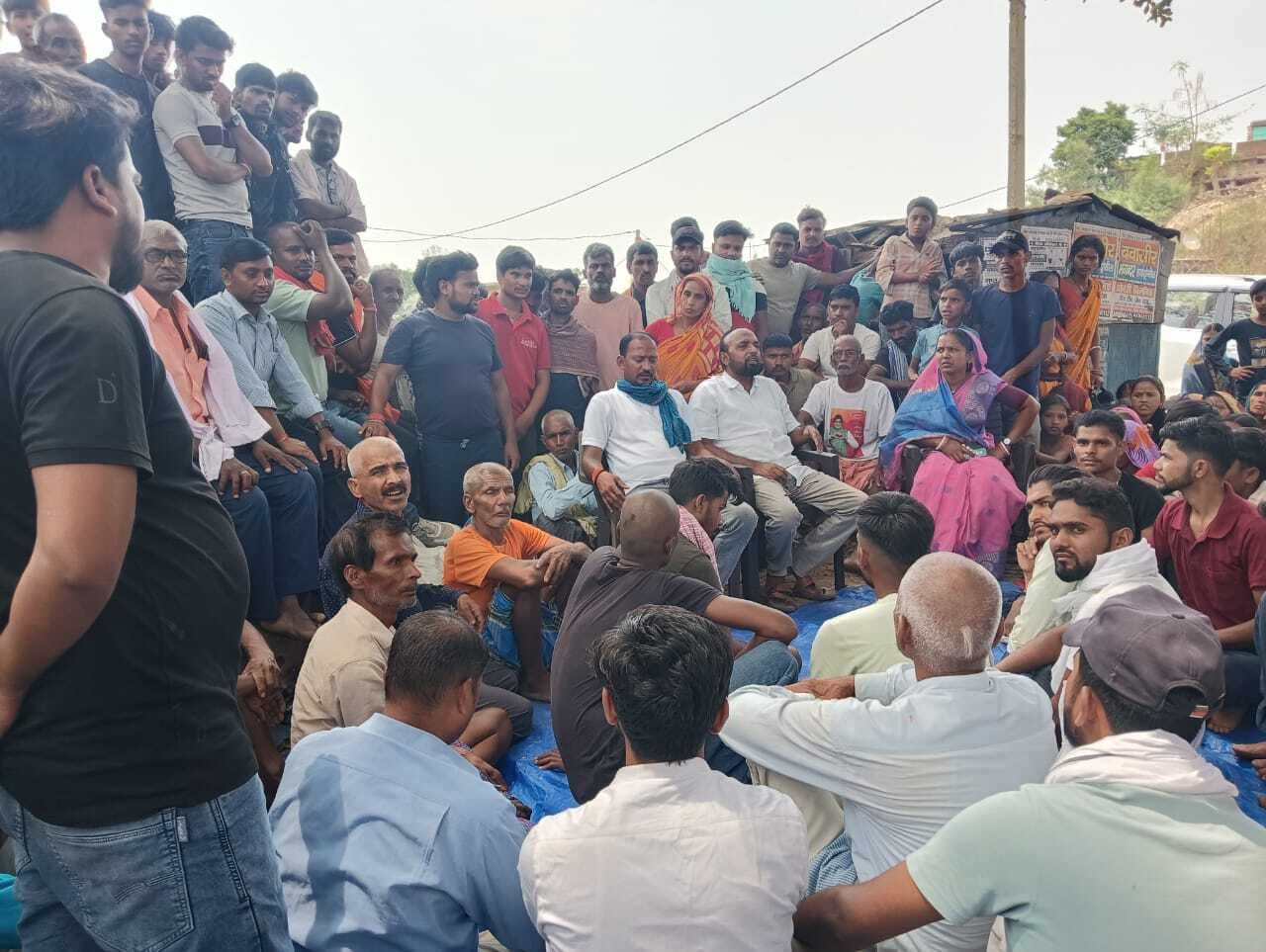 Giridih News : नीलेश की मौत की जांच की मांग को ले माले ने लगायी जनपंचायत