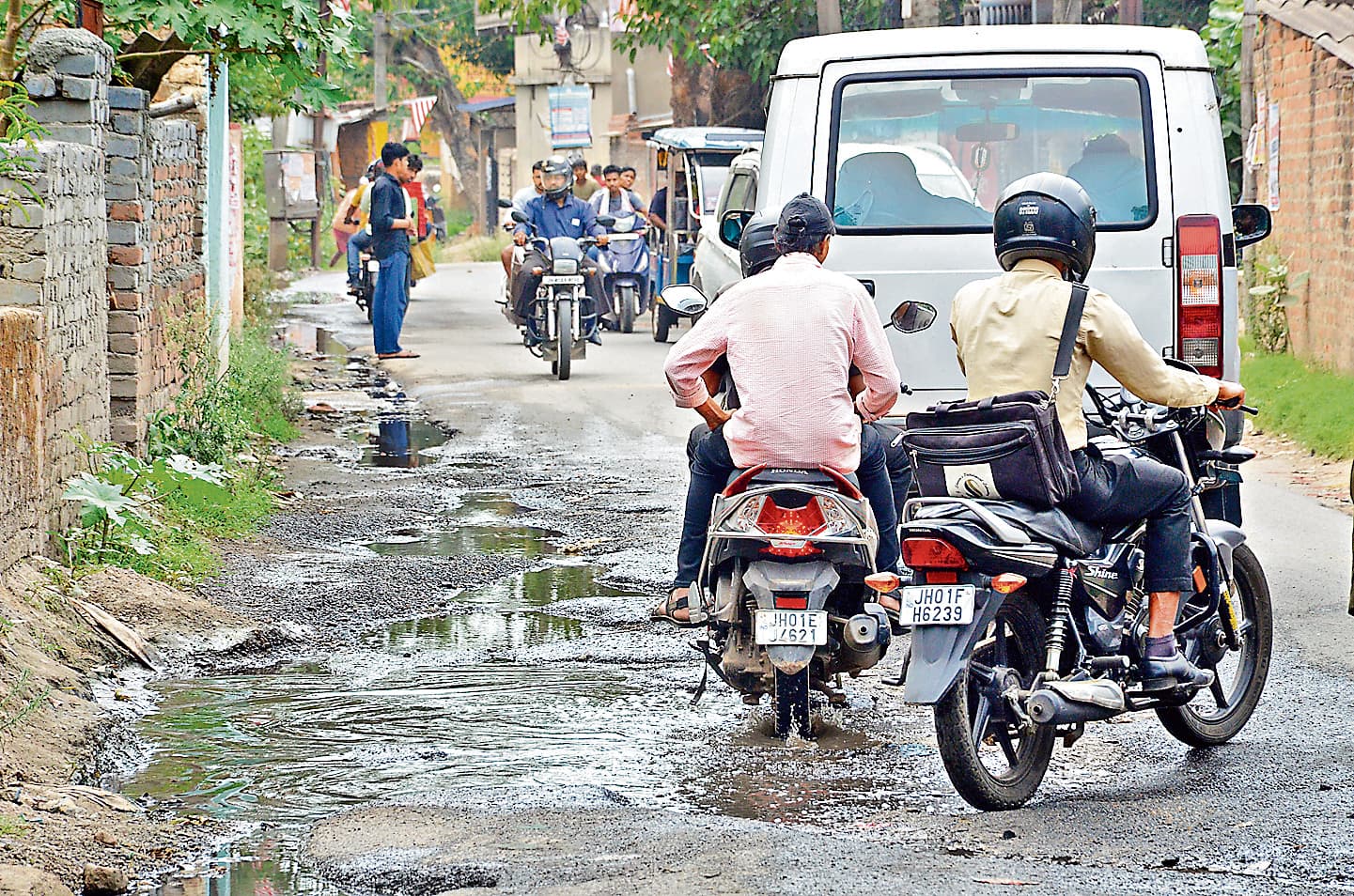 Ranchi News : टुनकी टोला में सड़क जर्जर, लग रहा जाम