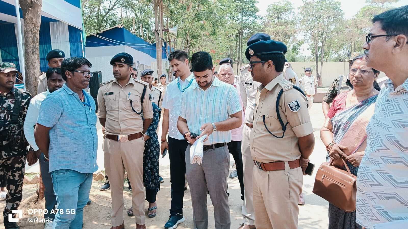 होमगार्ड भर्ती प्रक्रिया का डीएम ने लिया जायजा, समय पालन का दिया निर्देश