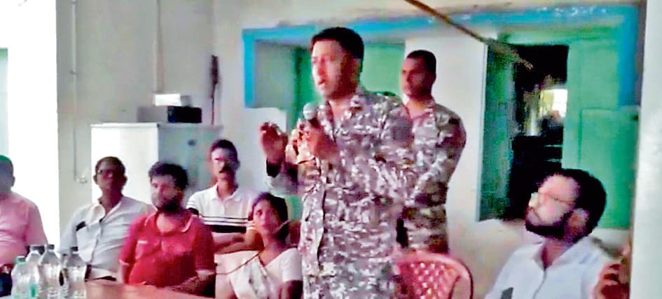 कांकसा बीडीओ ऑफिस में पानागढ़ एयरबेस के अधिकारियों की पंचायत सदस्यों संग अहम बैठक