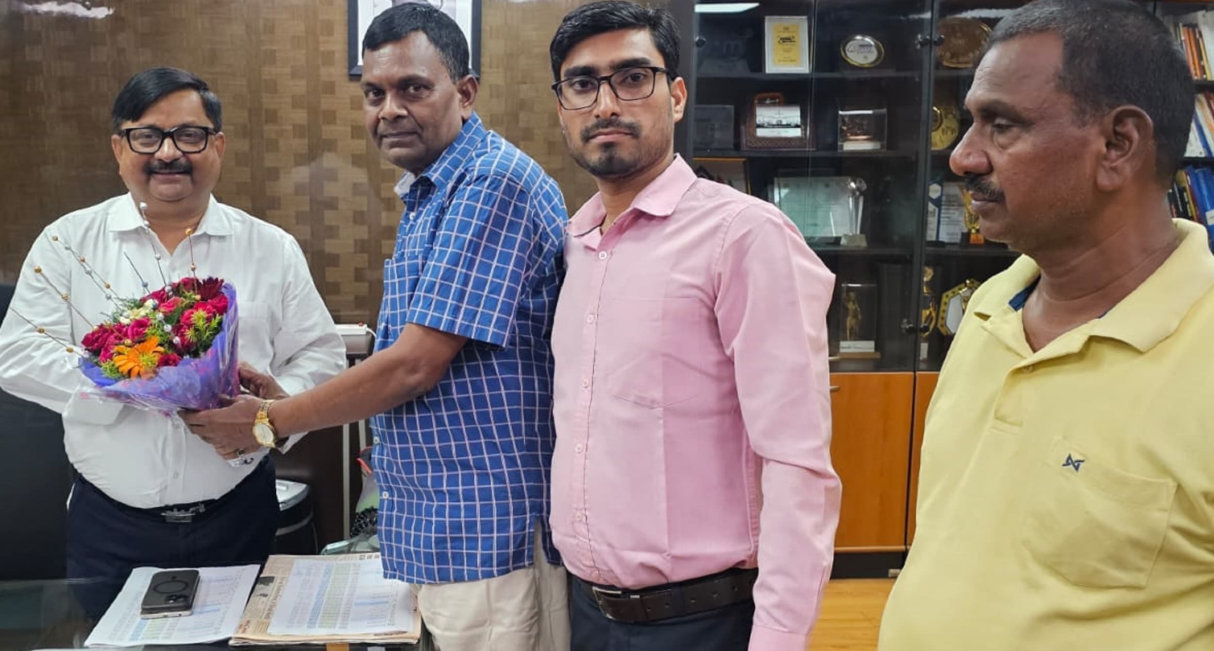 Bokaro News : विस्थापितों की समस्याओं का अविलंब समाधान करे बीएसएल प्रबंधन : डॉ लंबोदर