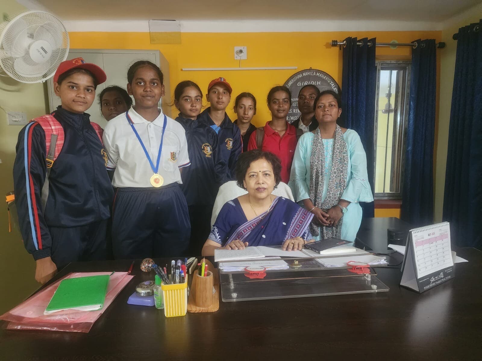 Giridih News :एनसीसी छात्राओं ने कैंप में किया उत्कृष्ट प्रदर्शन