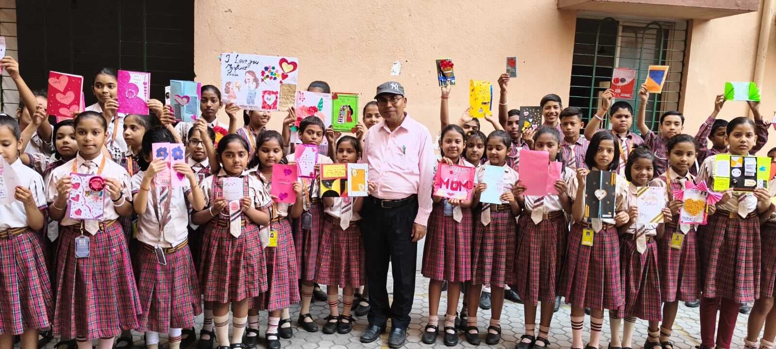 Giridih News :बीएनएस डीएवी में मनाया गया मदर्स डे