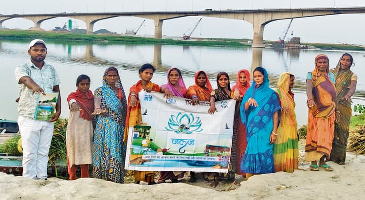 Bhagalpur news प्रवासी पक्षी दिवस पर बरारी घाट पर जागरूकता कार्यक्रम