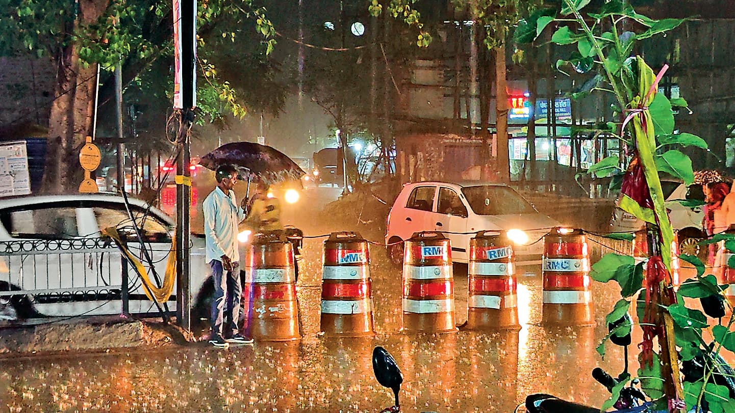 Ranchi News : राजधानी में झमाझम बारिश, गर्मी से राहत पर कई मोहल्ले में जलजमाव