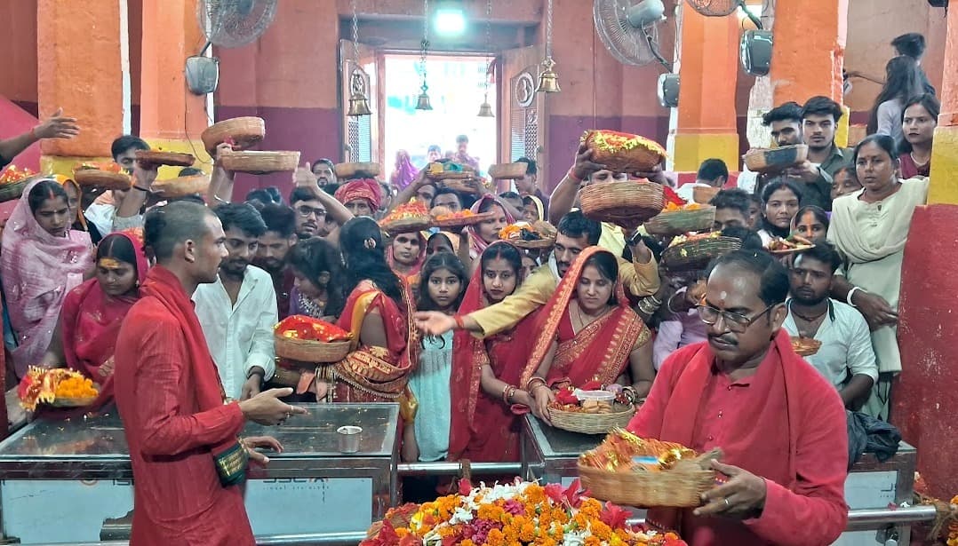 तपीश भरी गर्मी में भी सूर्य मंदिर में उमड़ा जनसैलाब