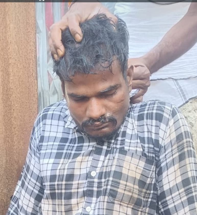 रात भर रास्ते पर बेहोश पड़ा रहा युवक, सुबह बैंककर्मी ने कायम की मिसाल