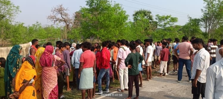 तिलैया गांव के समीप से बरामद किया गया युवक का शव, हत्या या दुर्घटना, जांच शुरू
