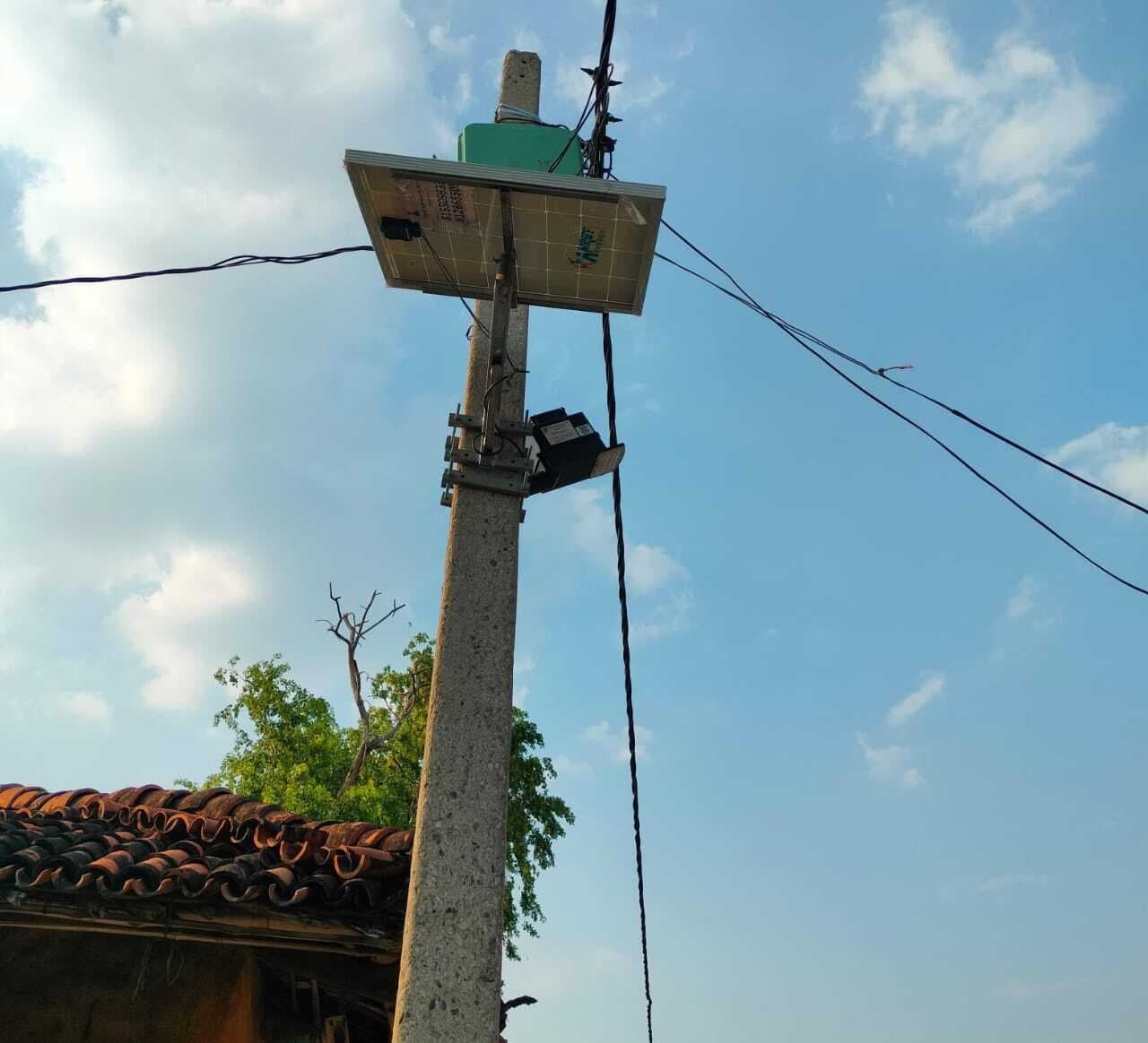 सोलर लाइटें खराब, लोगों में दिख रहा आक्रोश