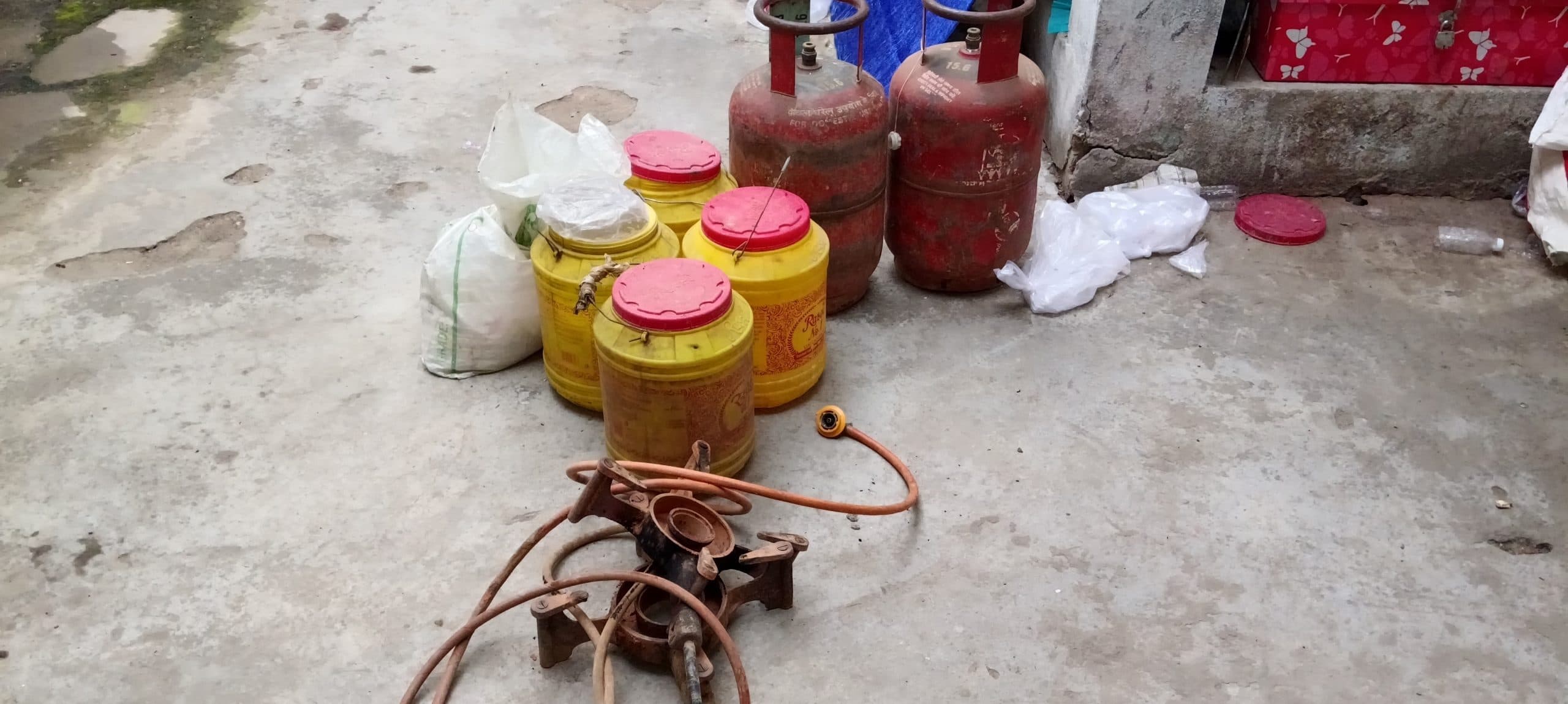 80 लीटर देसी व 35 बोतल विदेशी शराब जब्त