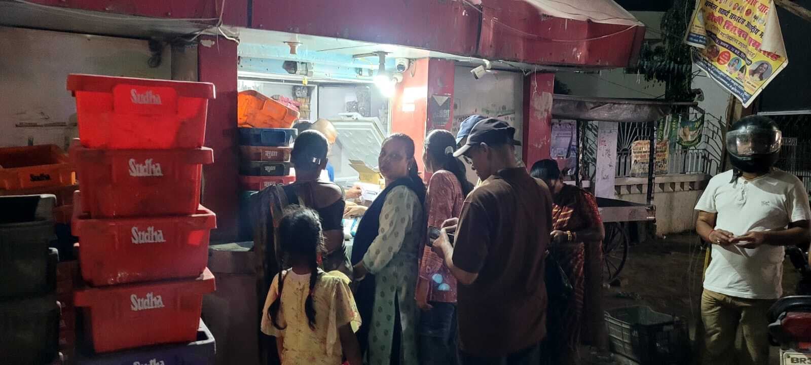 Madhubani News : सुधा डेयरी ने पांच दिनों में की आठ लाख लीटर अतिरिक्त दूध की आपूर्ति