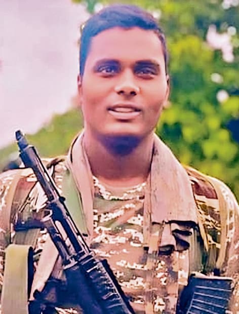 Motihari: मेहंदी का रंग सूखने से पहले जवान गया ड्यूटी पर