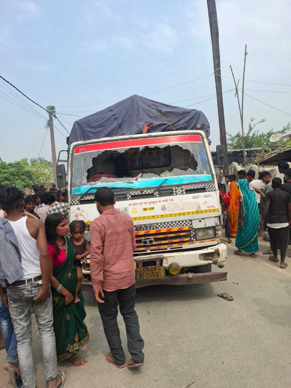 Motihari: ट्रक ने बच्चे को रौंदा, मौत से गुस्साए लोगों ने जाम की सड़क