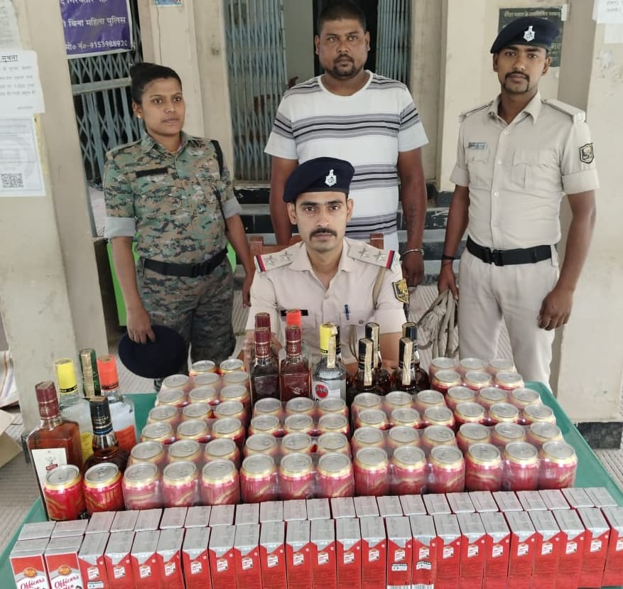 51 लीटर विदेशी शराब के साथ तस्कर गिरफ्तार