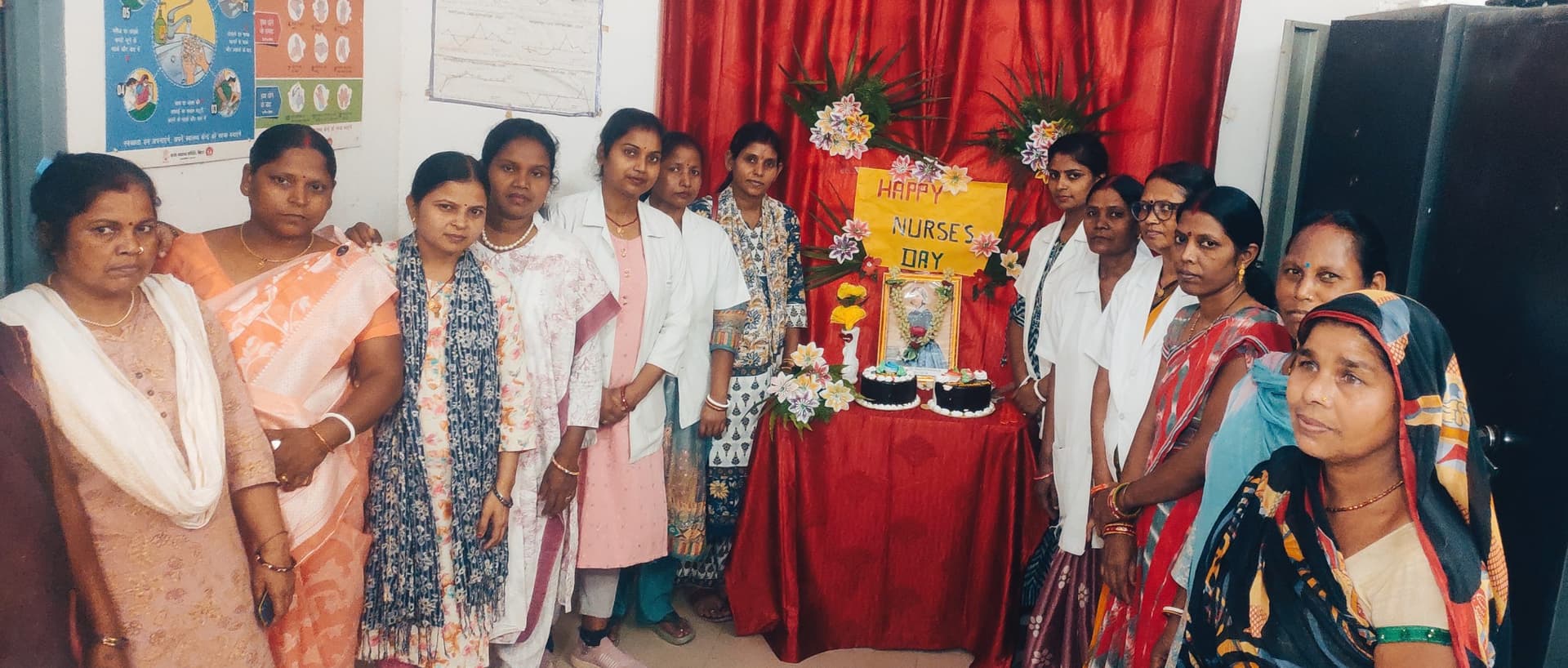 सीएचसी में केक काटकर मनाया अंतरराष्ट्रीय नर्स दिवस