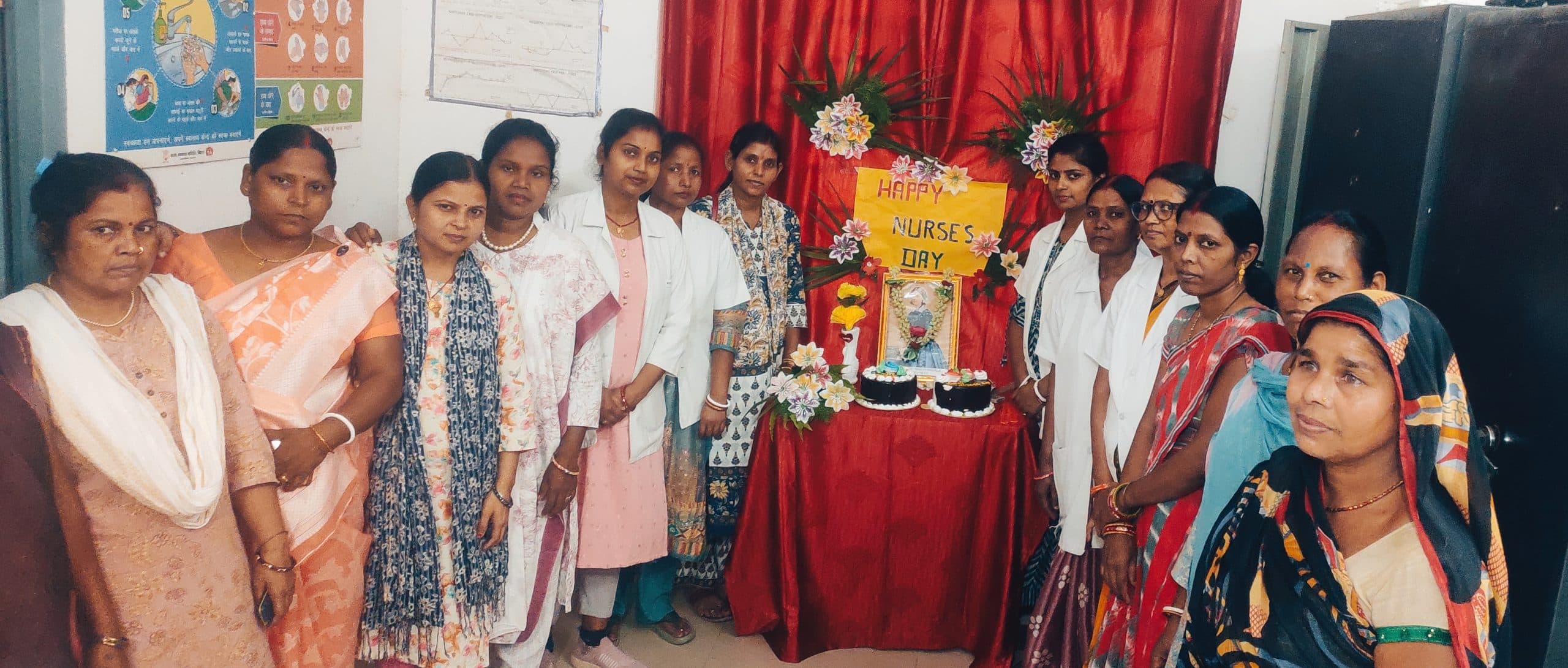 सीएचसी में केक काटकर मनाया अंतरराष्ट्रीय नर्स दिवस