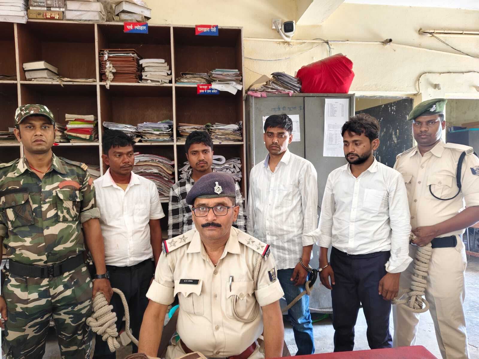 धर्मपुर में पुलिस टीम पर हमला, दो पुलिसकर्मी जख्मी