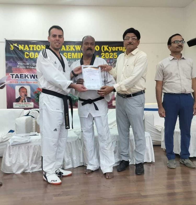 प्रशिक्षण लेकर आये ताइक्वांडो खिलाड़ियों का हुआ सम्मान