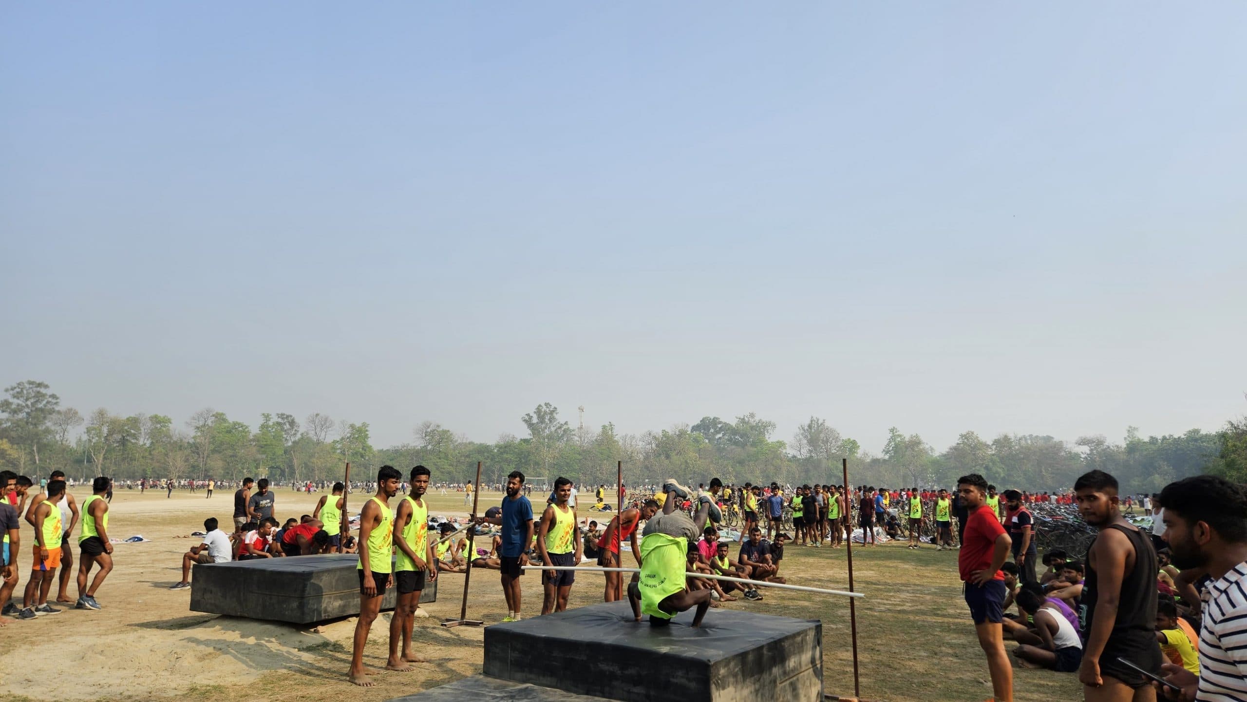 Motihari: गांधी मैदान पर वर्दी पहनने के ख्वाब को पंख दे रहे हैं युवा