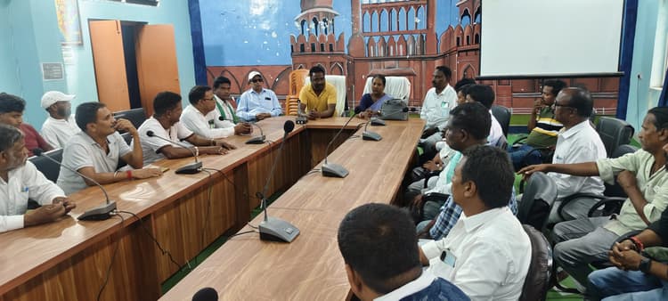 प्रशासनिक हस्तक्षेप के बाद विवाद सुलझा, पंसस का धरना समाप्त